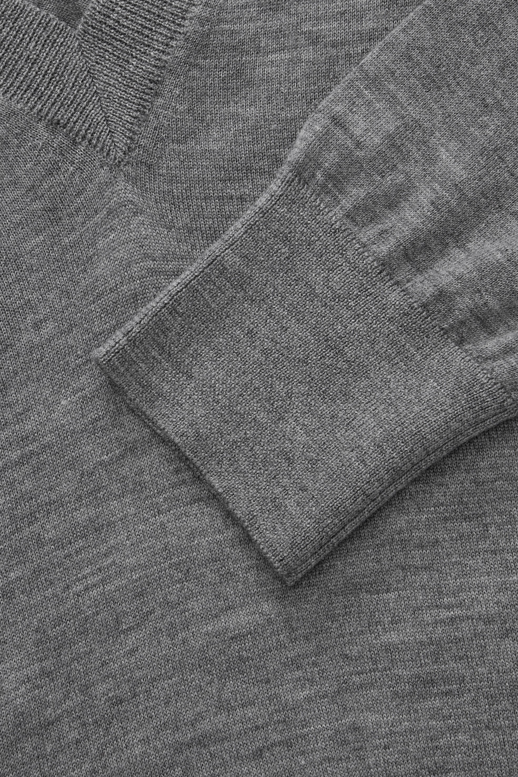 Skall Studio Amethyst V-neck jumper Jumper Grey melange