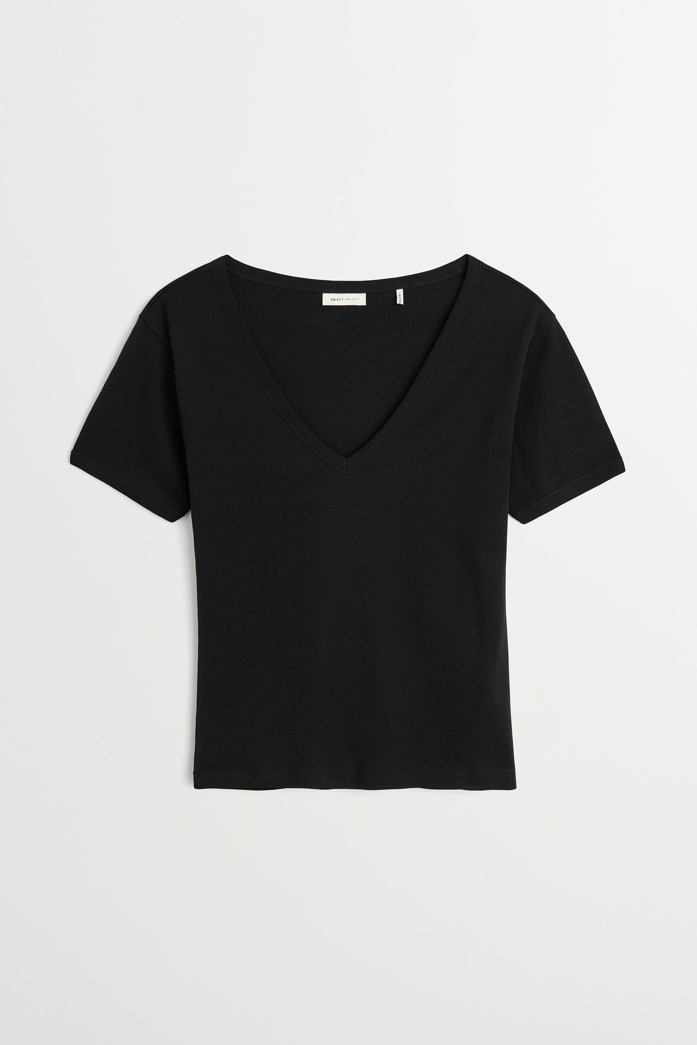 Skall Studio Seventies v-neck tee Tee Black