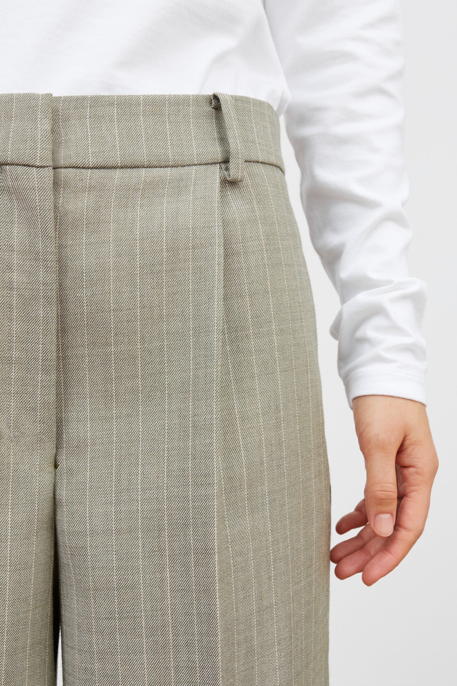 Skall Studio Thom trousers Trousers Light grey/Ecru